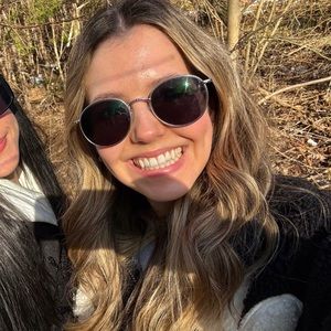 Meet your Posher, Bailey